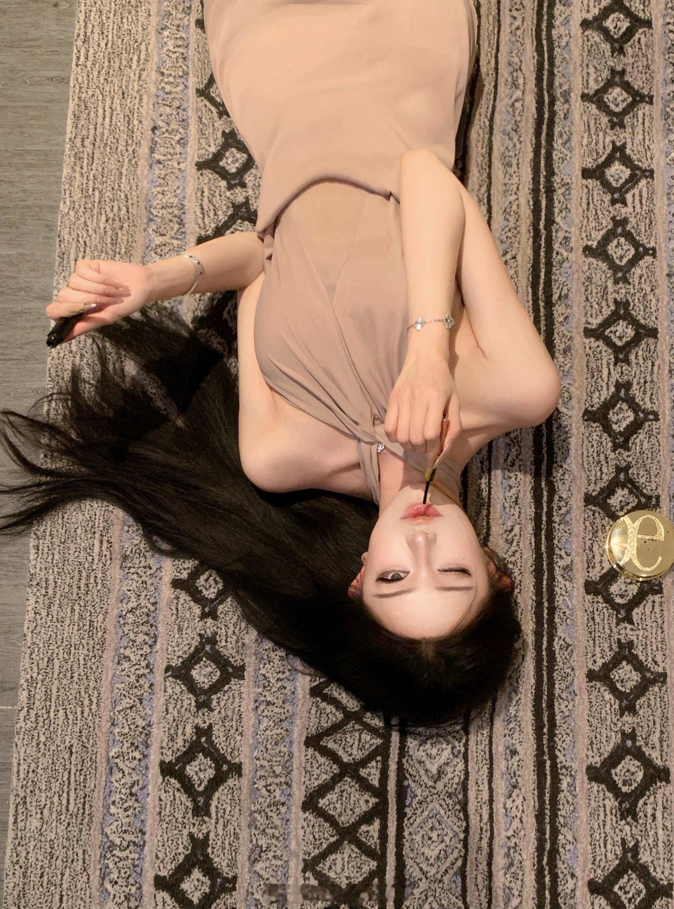 Pinkmist🫧/谁懂这种淡淡的薄雾粉有多美…温柔和女人味都恰到好处美女