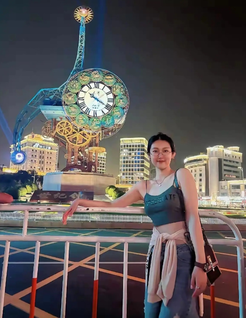 一看这大体格子的妞，觉得不是山东就是东北的，绝对不是南方的，我说的对吗？