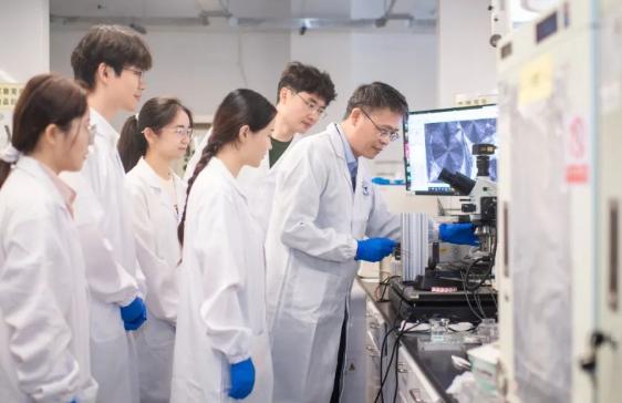 美国最应该担心的，不是中国的先进武器或者未来的战机，而是中国的科技人才。中国顶尖