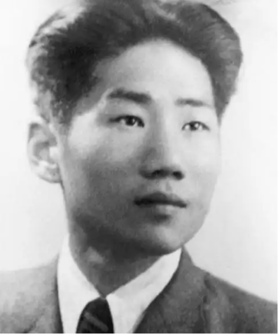 抗美援朝时期，蒋介石在台湾家里得到了毛岸英牺牲的消息，原本以为蒋介石会“幸灾乐祸