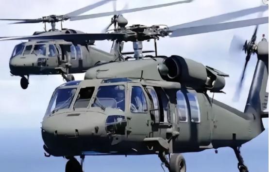 原本的计划是,川普去开会,稍后美国海军安排一艘个航母编队,前往某个海域,展示一下