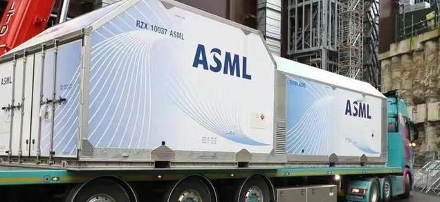 ASML和美国天都塌了，台积电都忍不住开始骂娘！实际让西方和欧美国家没有想到的并