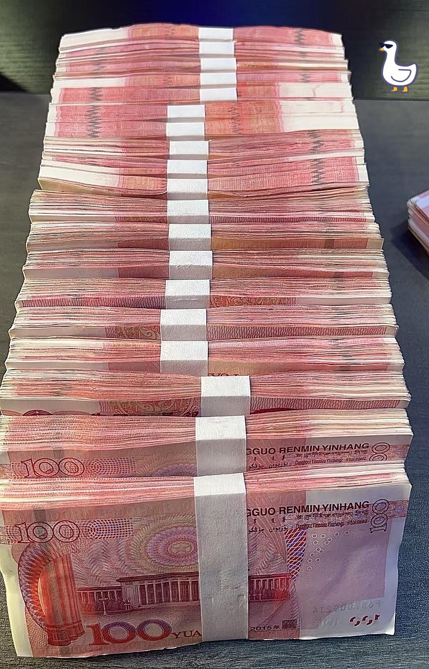 听我一句劝现在大环境不好，手里有二三十万的，不要去创业也不要去投资黄金，股票，