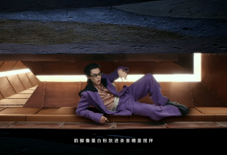 被骗得心甘情愿！王鹤棣在MV里贡献了影帝级表演，这叙事节奏这镜头语言，说不是电影