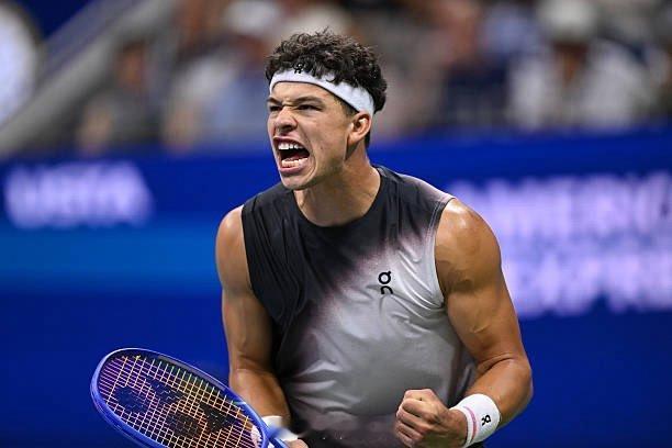 谢尔顿将战阿尔卡拉斯（交手记录0:3）⚔️谢尔顿🇺🇸6‑26‑36‑4