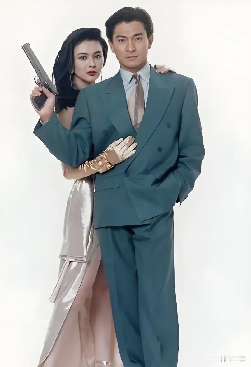 演员也是人，不是所有的演员都那么放得开的，所以你不好意思他们也一样。再一个演