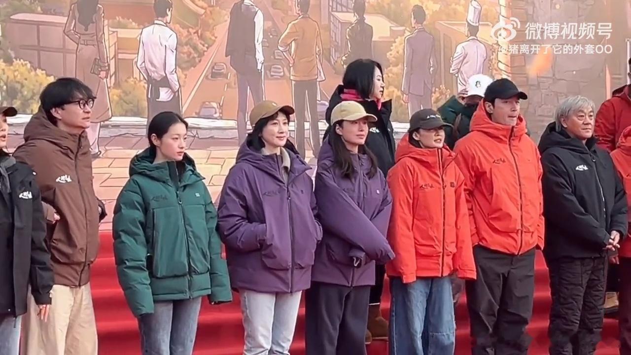 胡歌李沁开机路透胡歌李沁开机同框挺好的