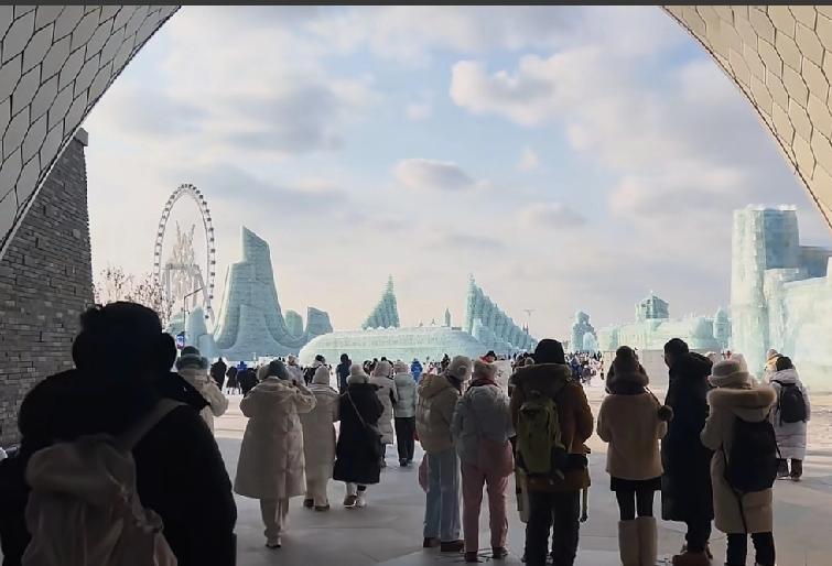 太震撼了，太震撼了！这是一位南方朋友第一次去哈尔滨冰雪大世界不断重复的一句话哈