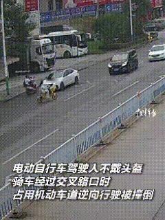 好，判得太对了。据中国青年报报道，湖南邵阳，一位穿白衣的姑娘骑着自己的小摩托途
