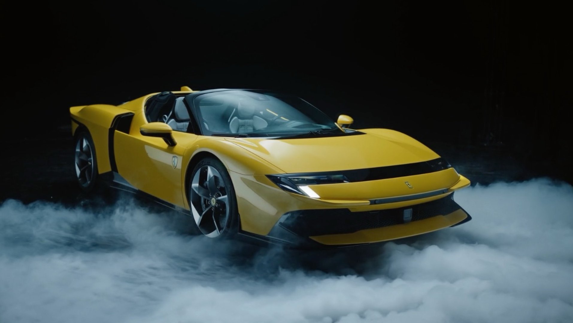 都说时尚是一个轮回，设计也是汽车设计圈的怀旧风，是基于时代审美对科幻感的追求，以