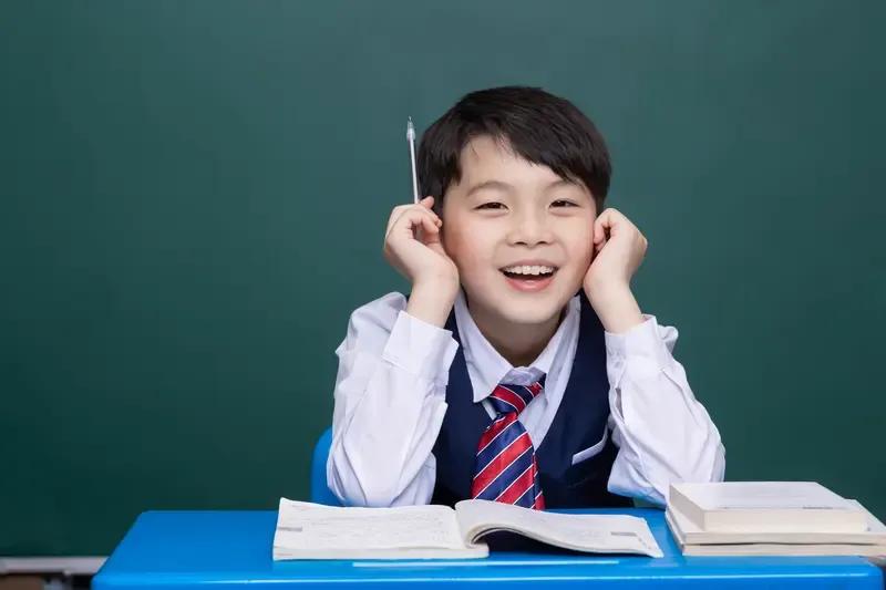 瑞安老师被行政拘留了，这是不是在告诉我们，对于屡次违纪，老师根本管不住的学生，我