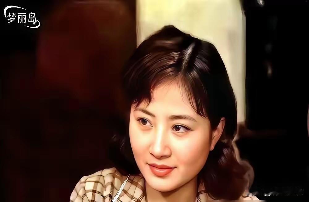 噩耗来得猝不及防！69岁老戏骨高英悄然离世，不少网友感慨：八十年代纯天然无滤镜的