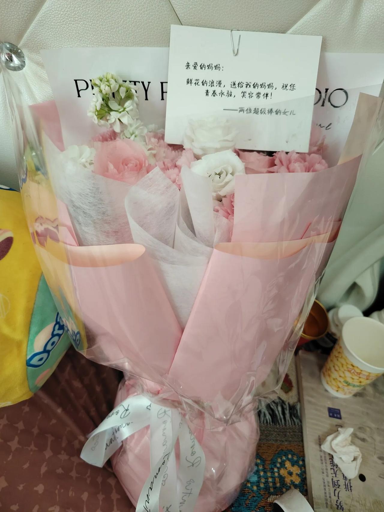 我母亲节头天晚上就给婆婆买的饺子一箱牛奶一箱，炖了一条鱼，放的豆腐，老人爱吃，给