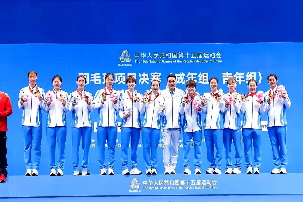 雅思组合这次全运会混双就是冲冠军来的。黄雅琼退役后第五次打全运，刚帮浙江拿了女团