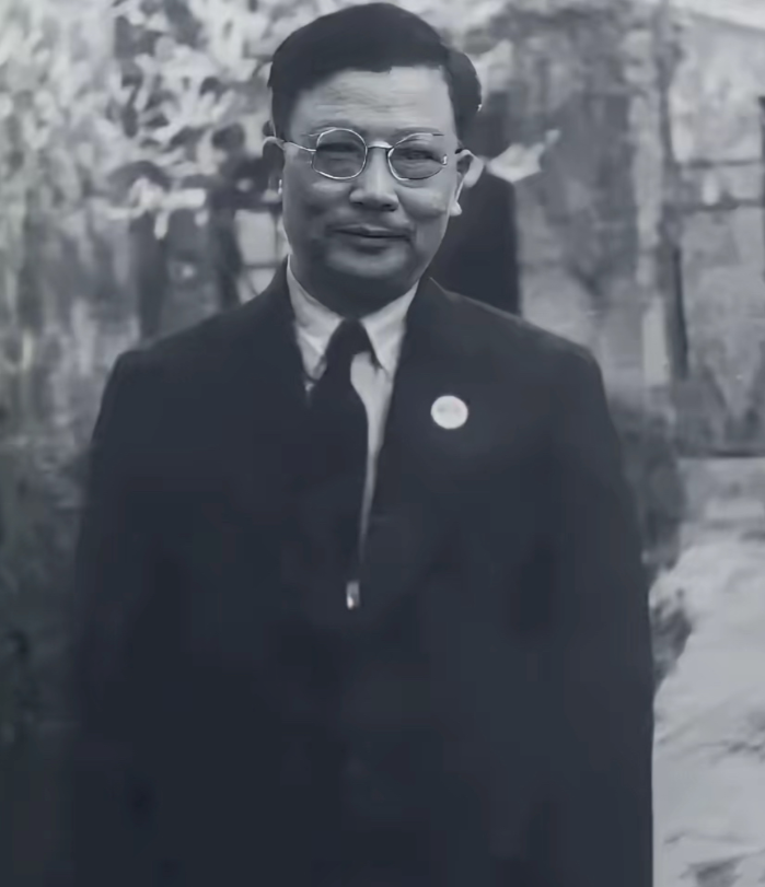 1943年，叛徒自首。李克农密谈三天，竟说：“不杀不关，回去当官！”旁人惊愕，这