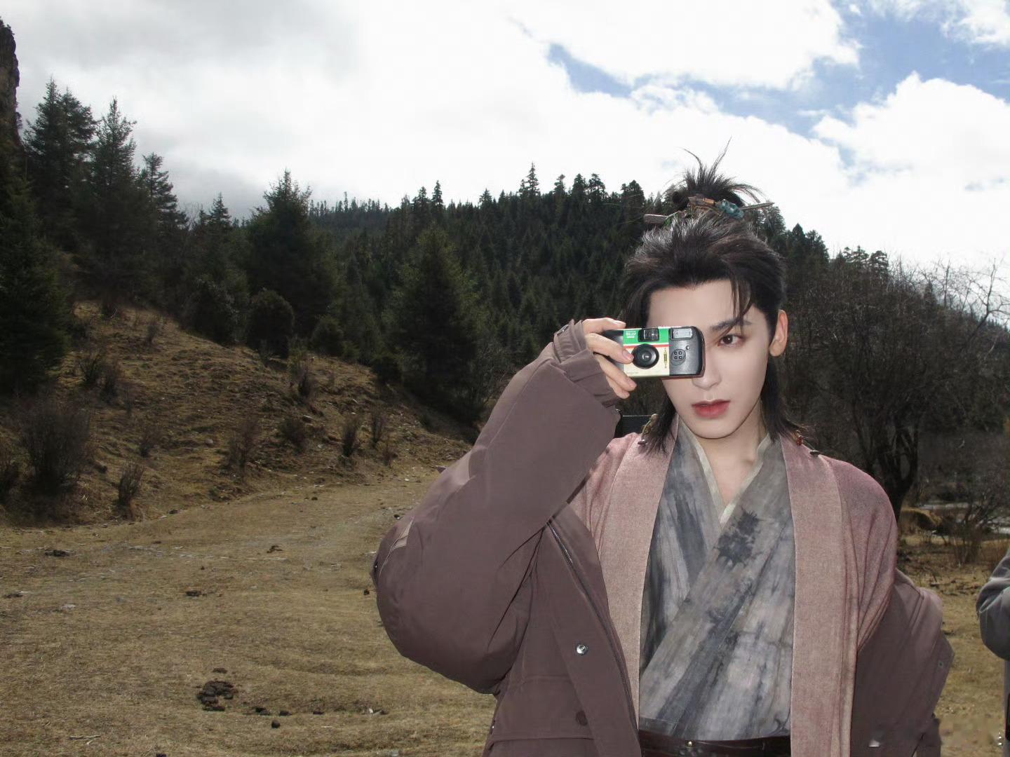 刘大锤否认爆料刘大锤否认爆料侯明昊卢昱晓恋爱刘大锤否认爆料侯明昊卢昱晓恋爱瓜了