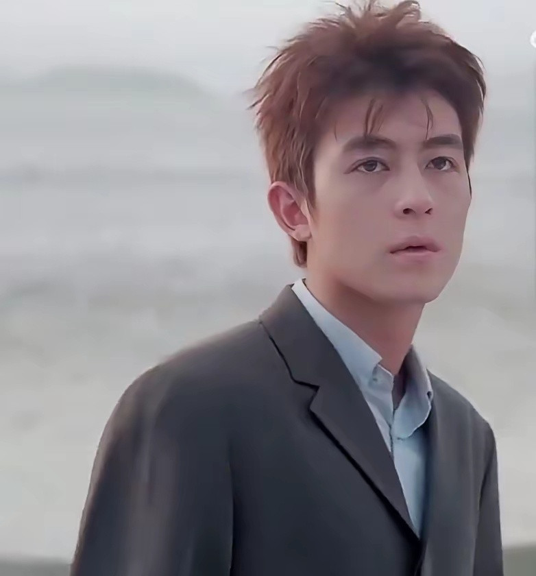 陈冠希在洛杉矶近照流出，你们不是说法拉利老了也是法拉利吗？