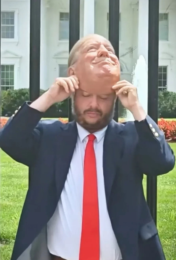 特朗普懵了！在白宫门口也可以这样玩特朗普，真是长见识了！