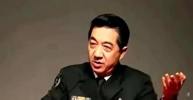 谢谢你张召忠！你真是伟大的预言家！2015年你就表示，美国啥也不干，让东方大国追