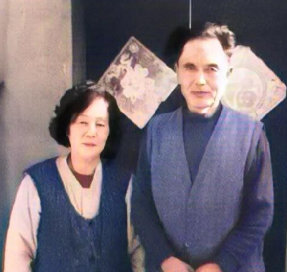 1958年，我国一名志愿军战士，为娶一位朝鲜姑娘，选择留在朝鲜，放弃我国国籍。然