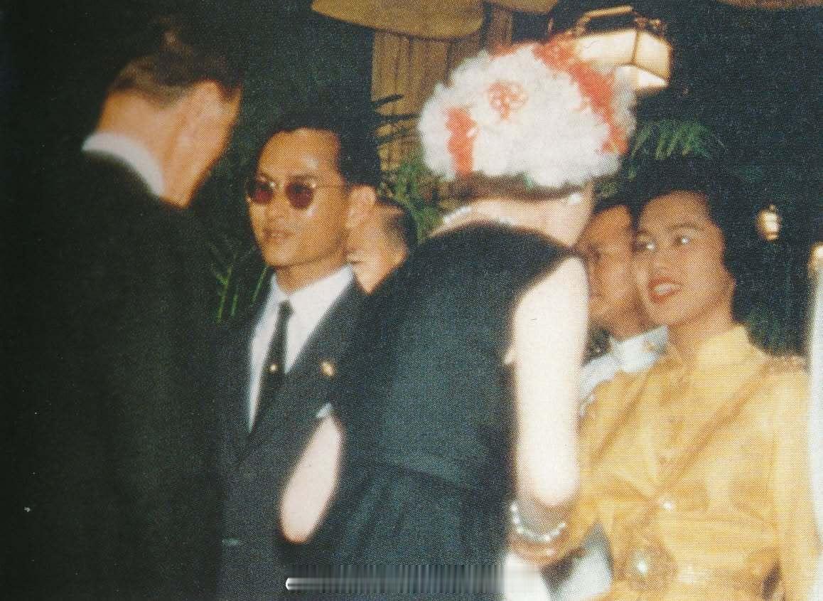 王室王室泰国王室暹罗往事老照片：1960年6月30日-7月1日，九世红唇姐访问