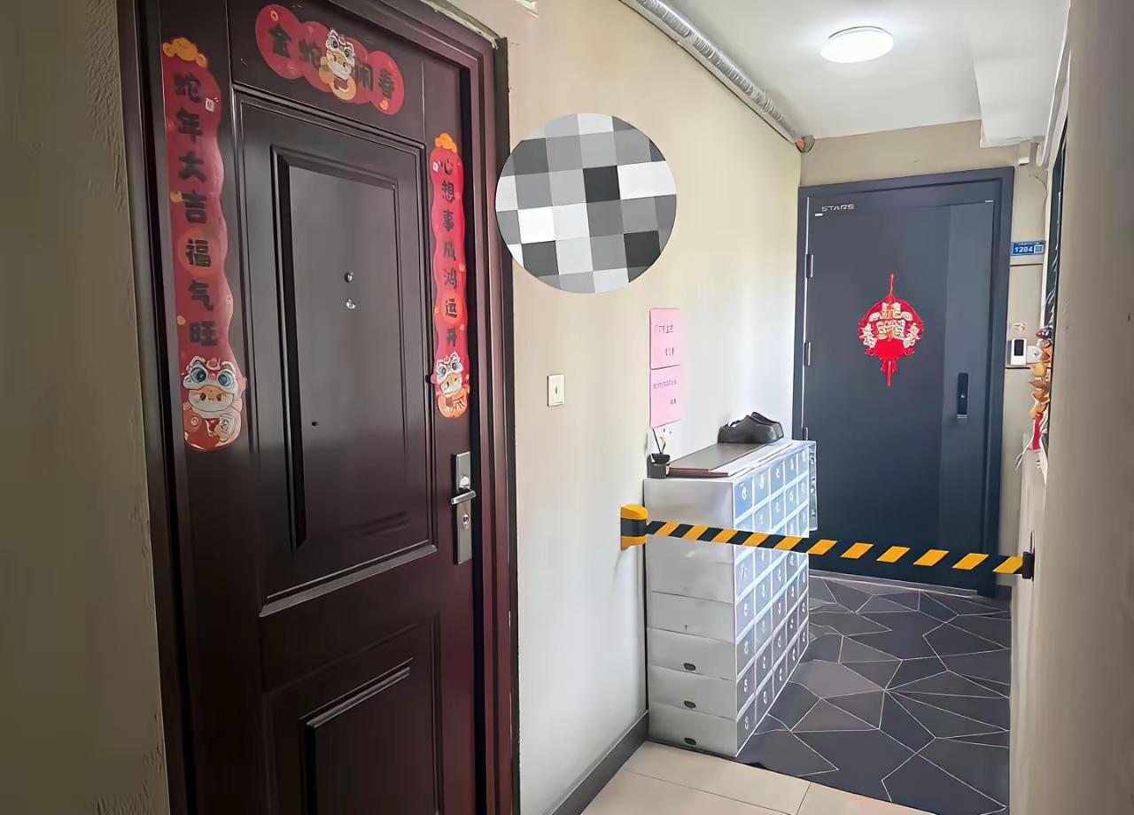 这是公共空间，不是他家的。