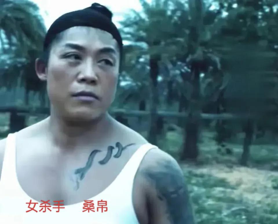 追剧《扫黑风暴》，两个女杀手的出现让人眼前一亮，这两个女杀手苗伦、桑帛，身材壮硕