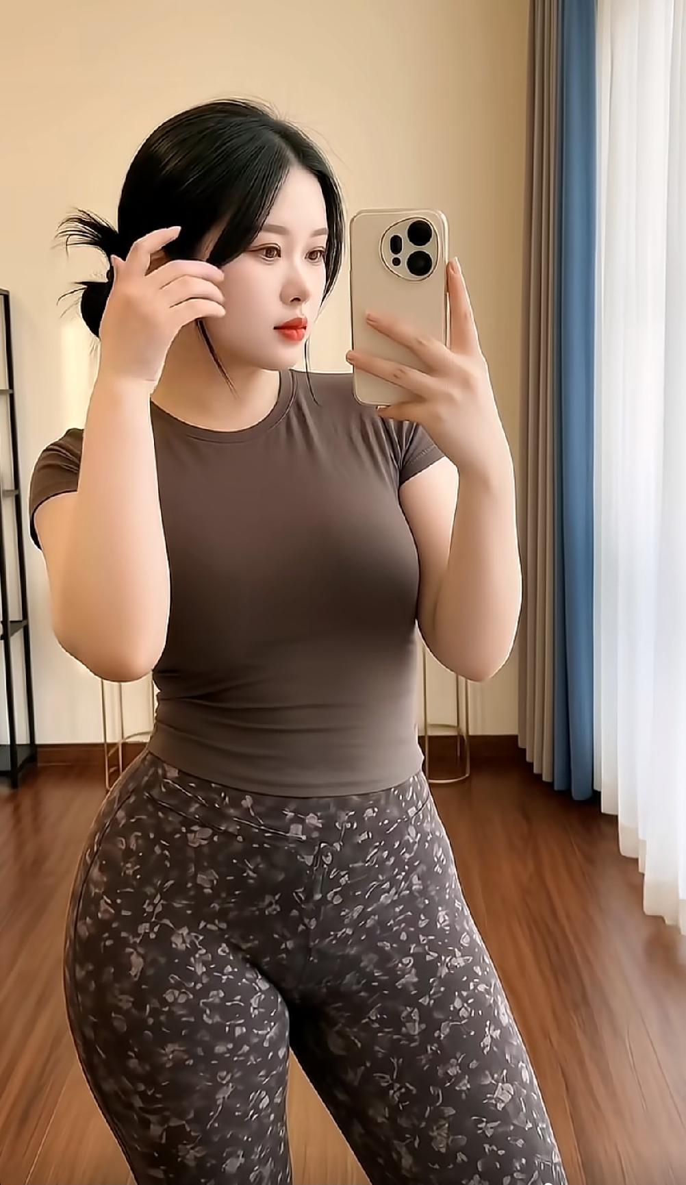 苗条和微胖的身材哪个更迷人微胖女生