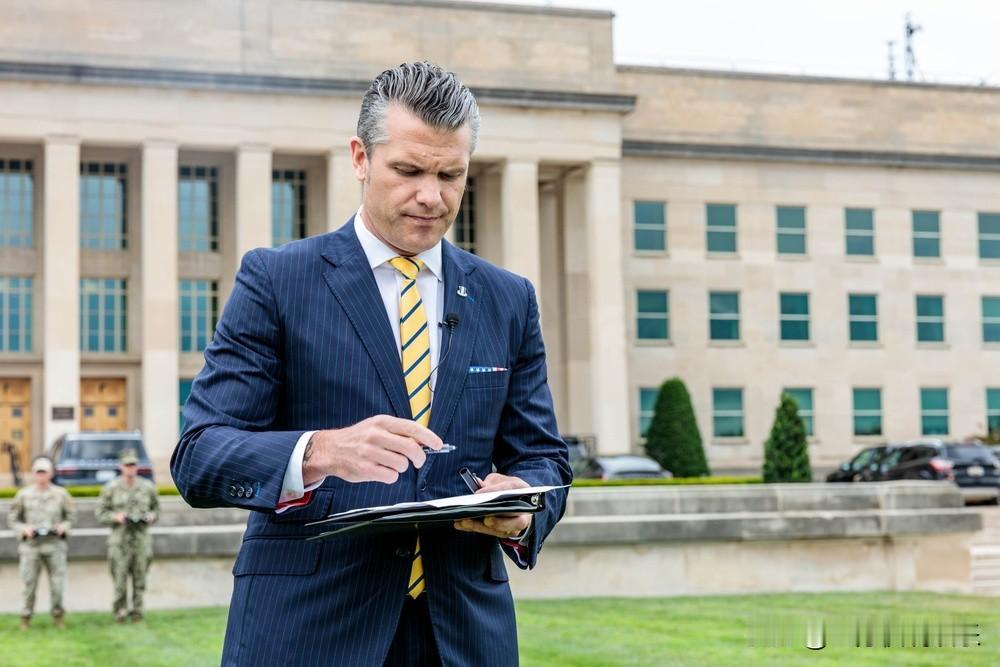 快报！快报美国国防部长宣布11月4日，美国国防部长赫格塞思下了道狠命令：