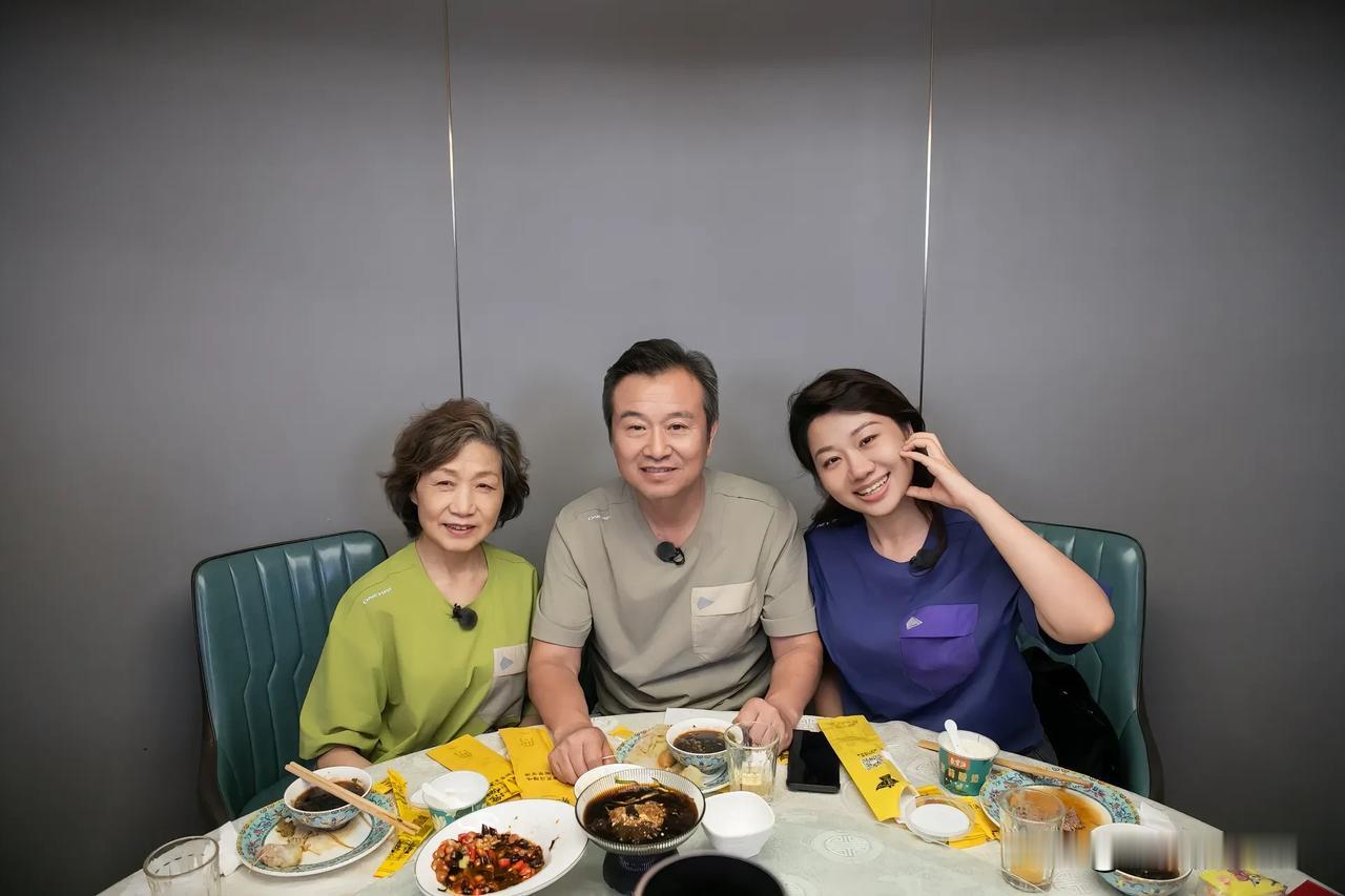 9月27日，综艺《令人心动的offer5》带教老师刘律爸爸发文说：“我和思远妈妈