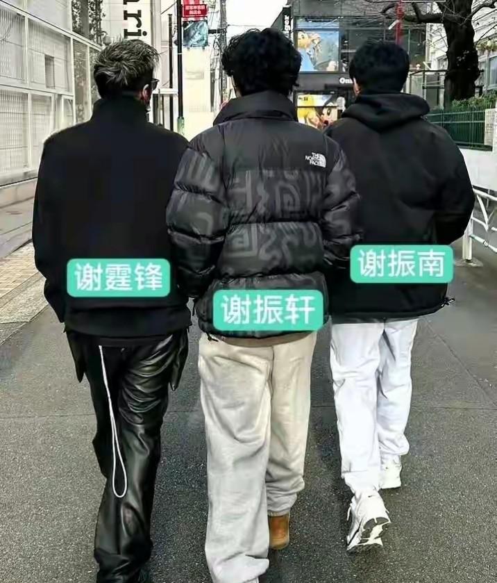 主持人问谢霆锋:“你两个儿子，哪一个显示出跟你一样有演艺天赋的？”谢霆锋脱口而出