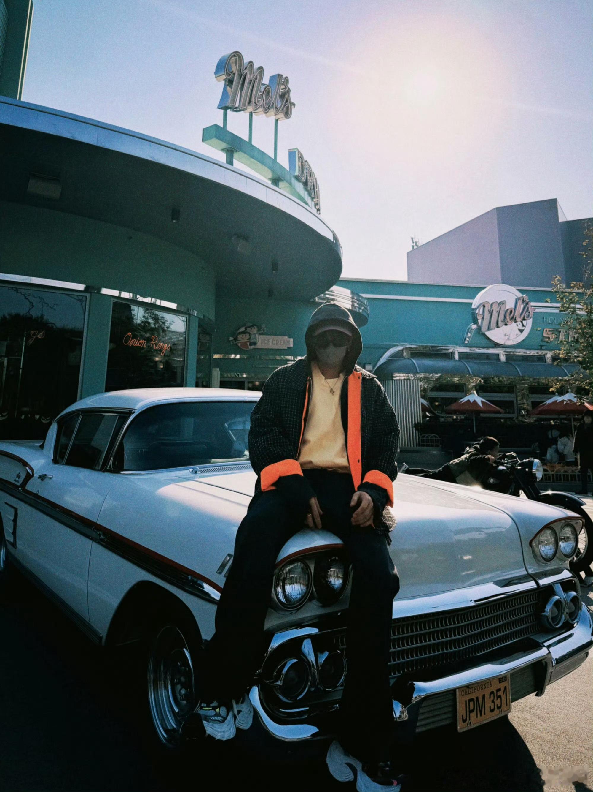 檀健次：来！和我云玩🐾檀健次和符龙飞在环球影城带娃游玩，檀多多真是好开心的一