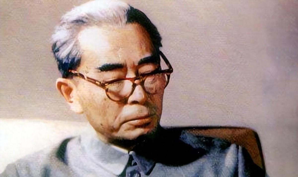 周总理临终时“破例”见一人，特意叮嘱他：台湾有两个人无论如何都不能被遗忘！197