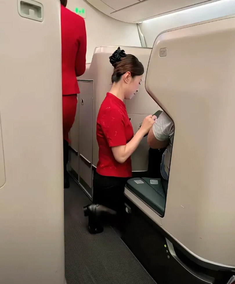 事实证明，为了生活，谁都不容易啊……