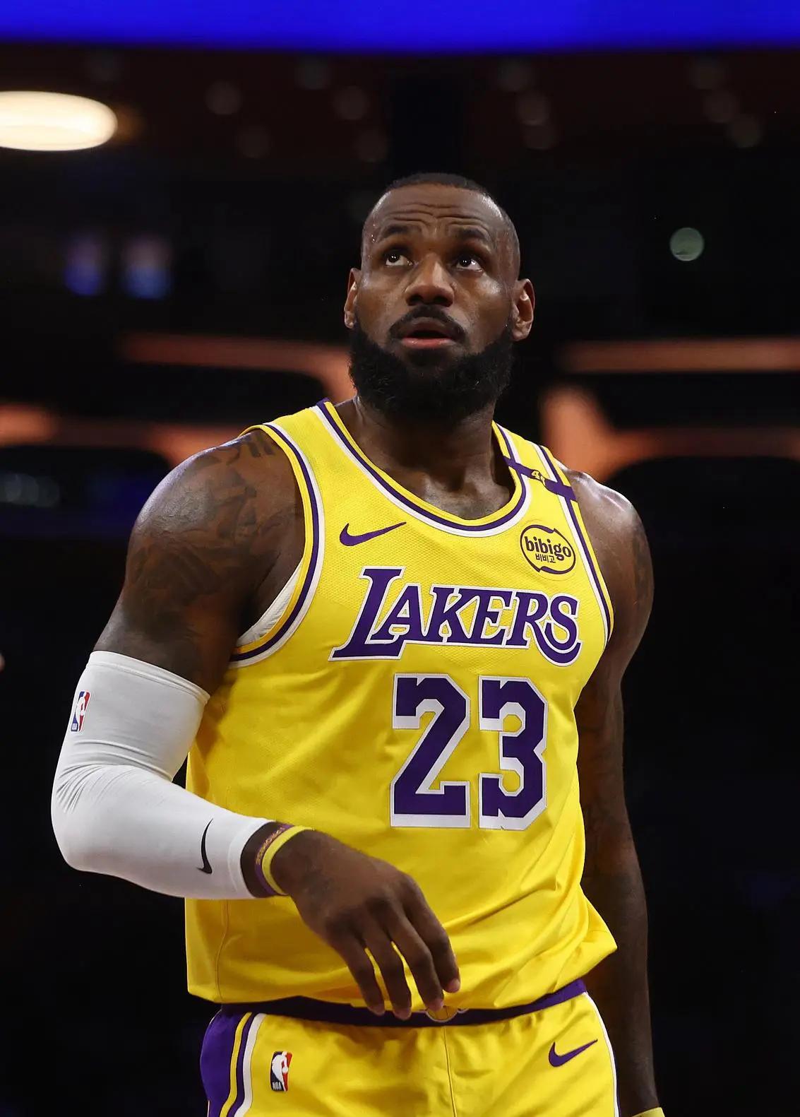如果詹姆斯和哈登真的回到克利夫兰，再次穿上骑士球衣，NBA格局可能会迎来一次巨大