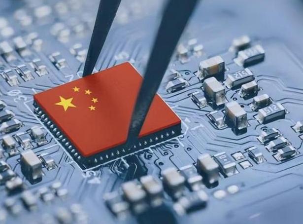 这下日本彻底傻眼了，马克龙访华，东方大国实力已被认证了，韩国也转向了，荷兰呆住了