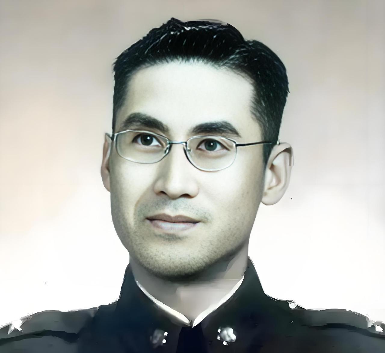 1994年2月，韩练成中将的儿子韩兢在澳门出差，特意去拜访父亲的老友吕文贞。聊天