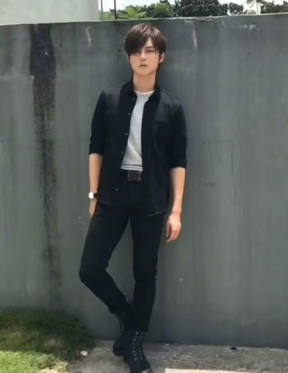 尹正你的权威我后之后觉！年轻瘦的时候是真帅啊！妥妥的日系花美男啊！尹正我丑你还