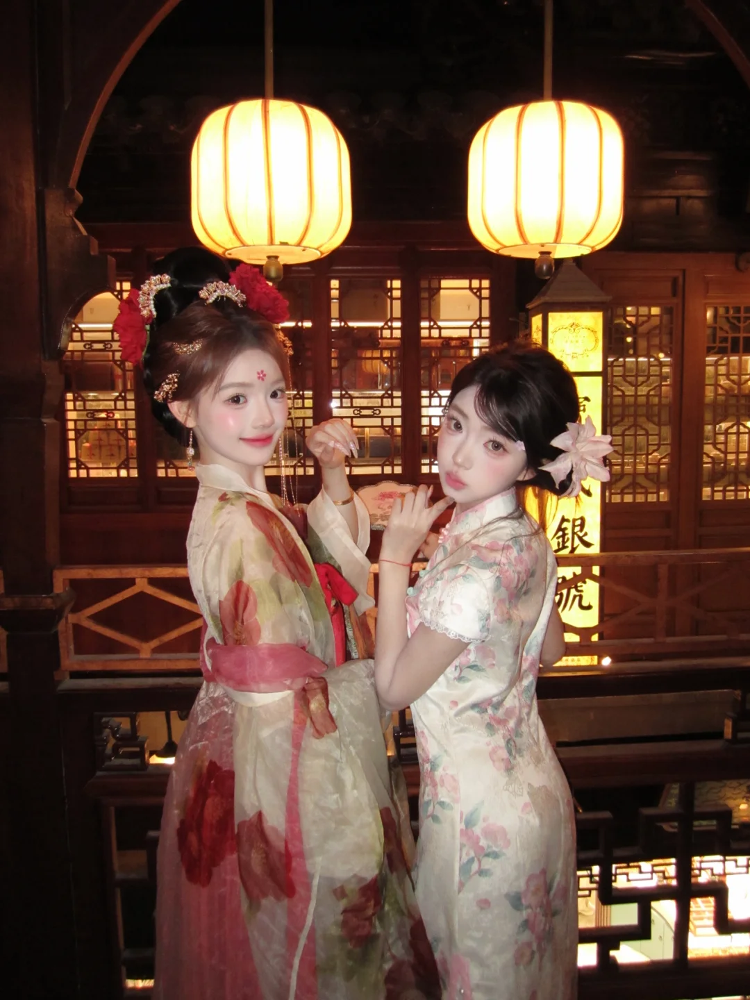 姐妹们！我们拍了汉服和旗袍！