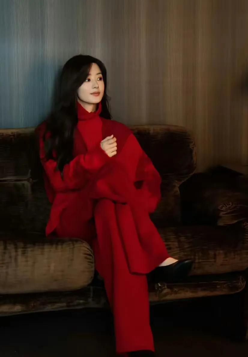 赵丽颖这步棋，走得太清醒了！她愣是选了条所有女星都不敢轻易走的路——彻底告别晚会