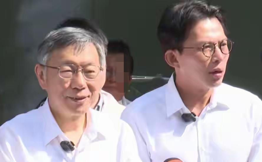 柯文哲怒呛民众党“乱七八糟”，黄国昌惨遭“打脸”！4月23日，在被问及“李贞