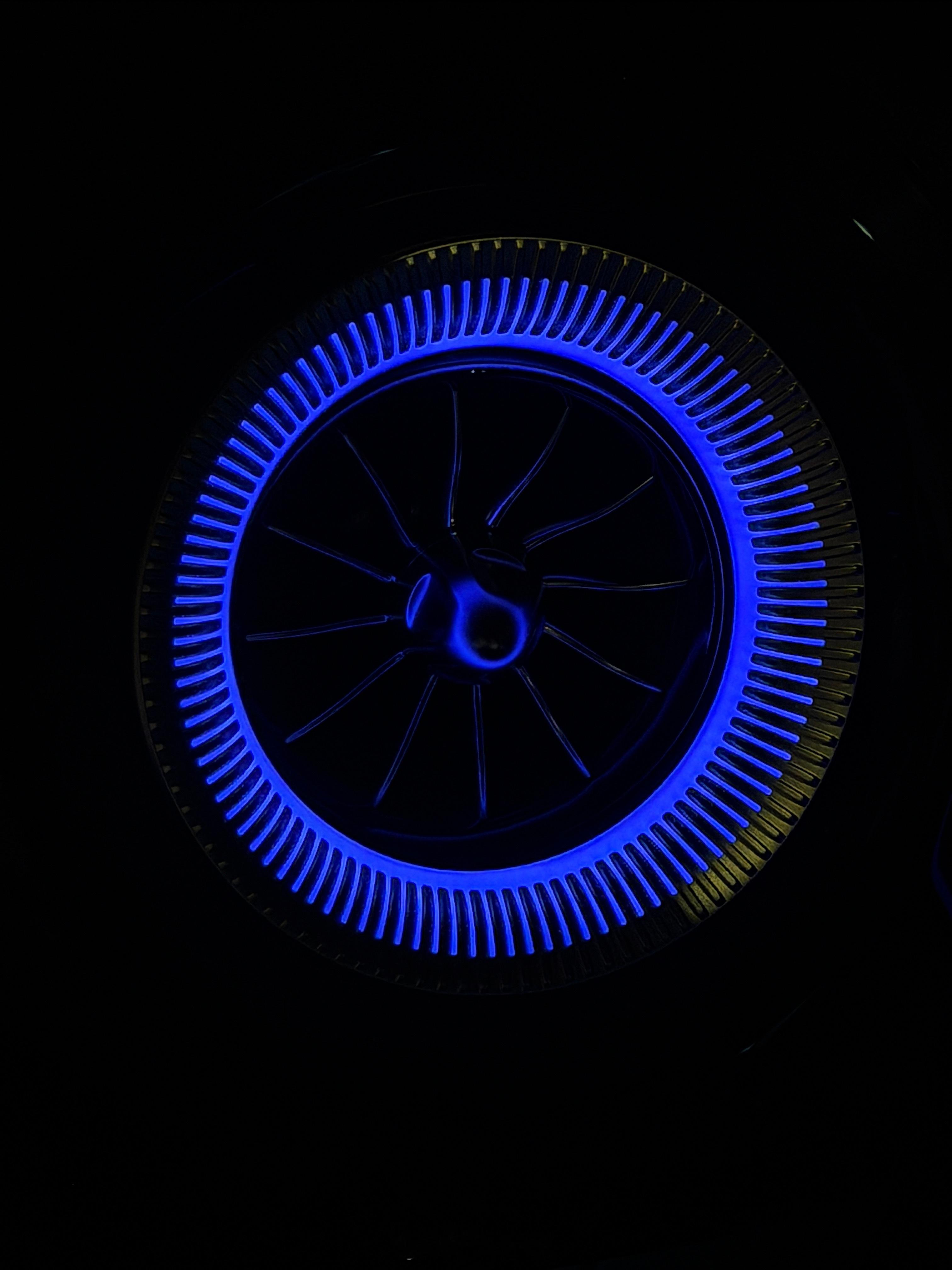 “不掀桌子的教养，是给懂得尊重的人；能掀桌子的能力，是给得寸进尺的人。善良必须有