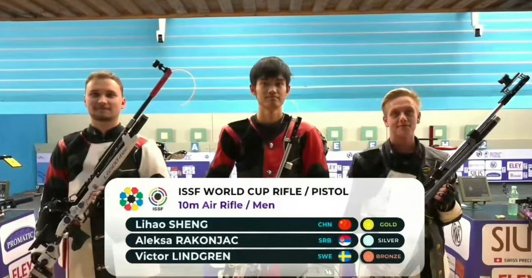 荣耀再登顶！盛李豪射击世界杯斩获个人第二金，少年神枪手续写中国射击传奇近日，20