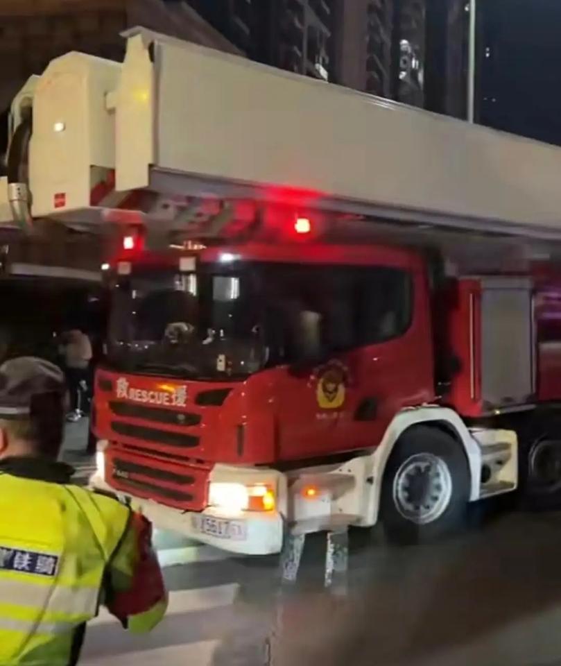 香港这次火灾，深圳消防的“待命不越界”才是最戳人的安全感！200多名消防员带