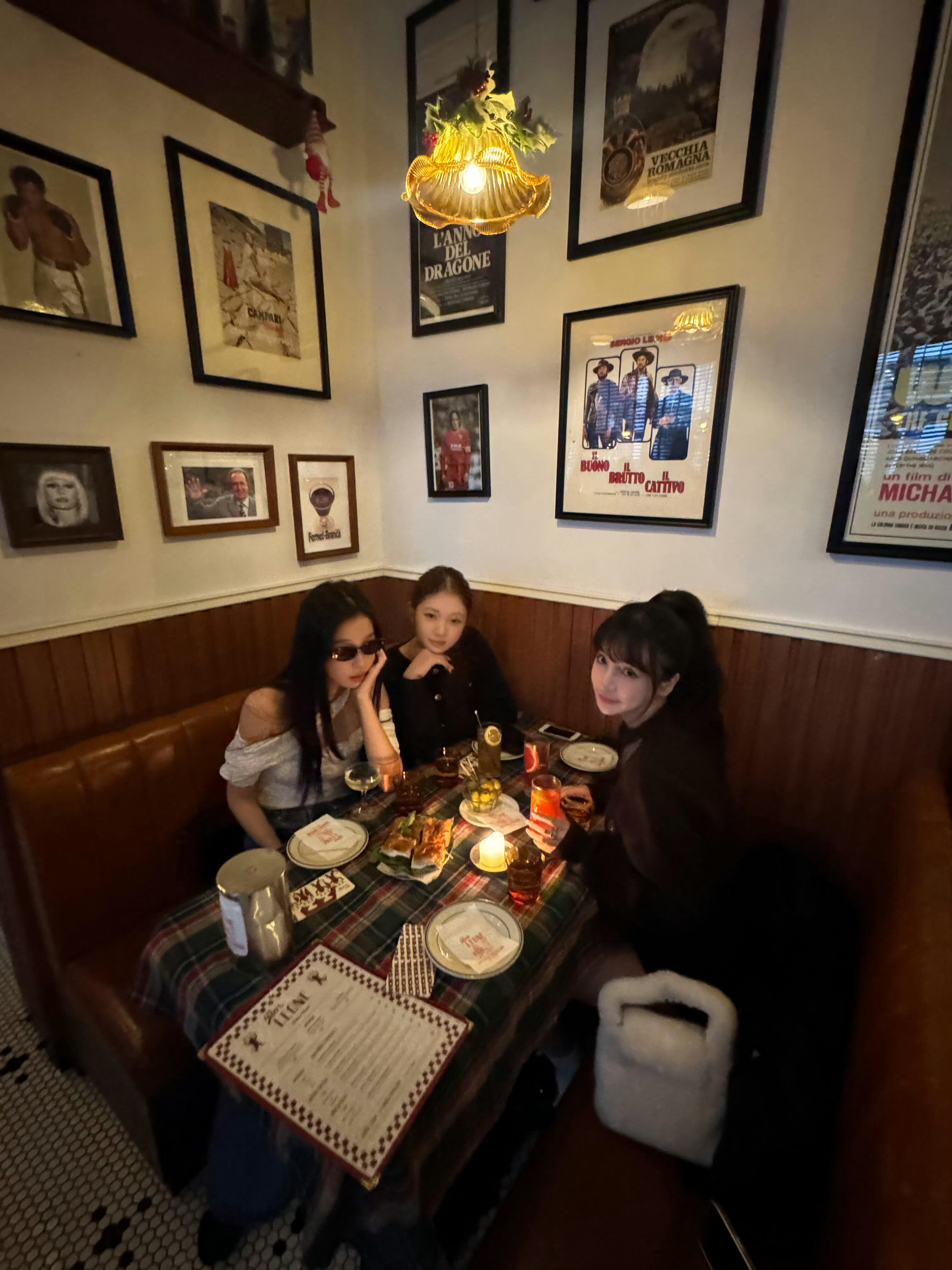 虞书欣新增一张🥂帅～📞