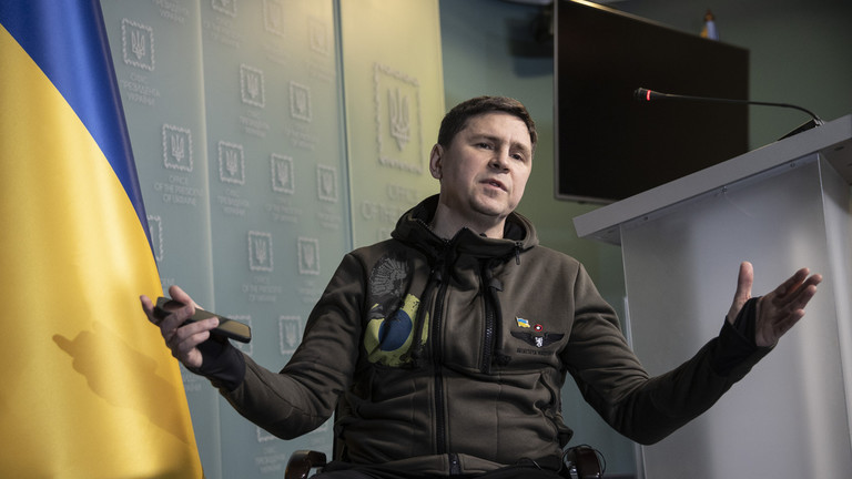 泽连斯基的助手波多利亚克将最近在乌克兰发现的大规模腐败计划归咎于俄罗斯的影响。波