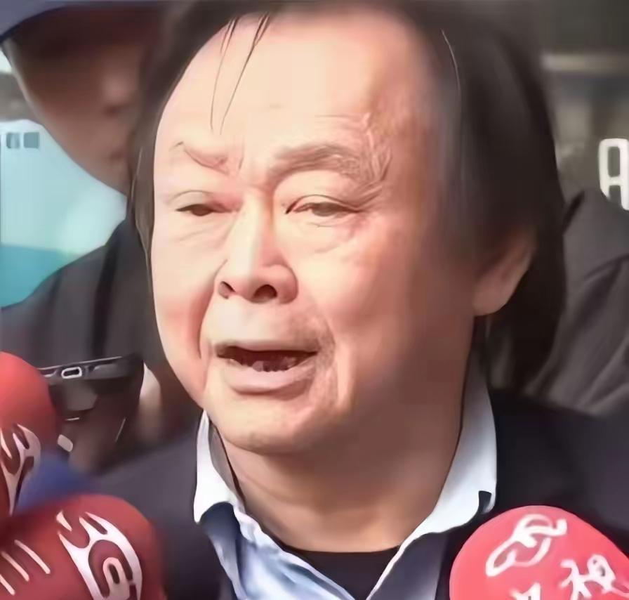 台湾立法委员王世坚说："没有大陆的允许台湾的领导人连门也出不了，没有大陆的允许台