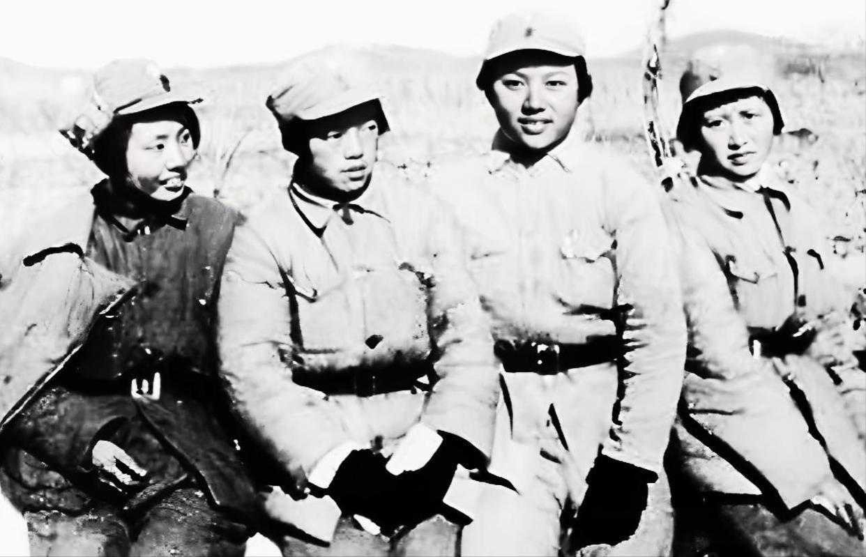 新四军“四朵金花”：其中一位嫁给了元帅，另一位嫁给了大将，剩下二人结局如何？