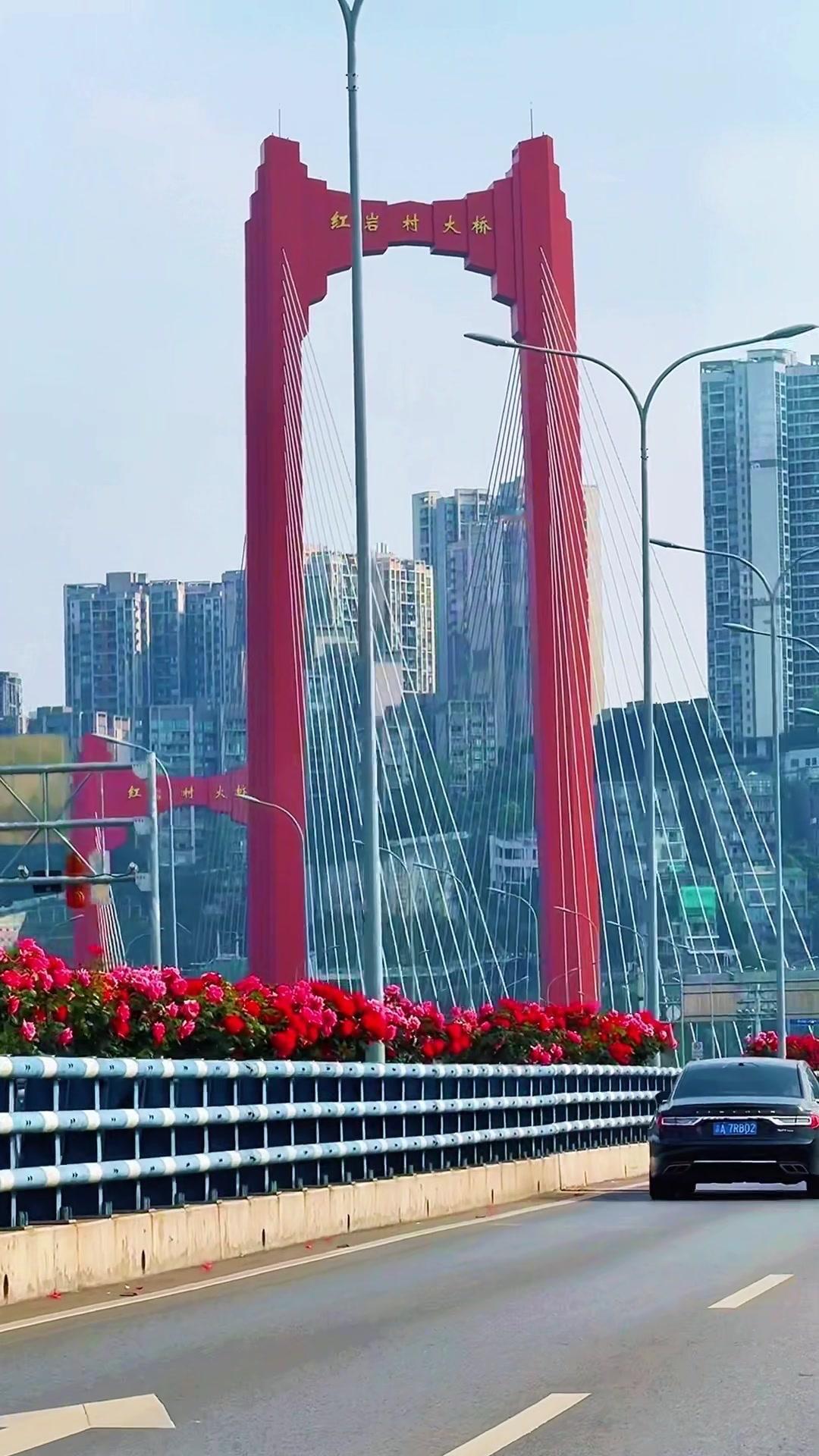 这山水重庆太绝了！🌊第一次来重庆，才知道这里的山水有多震撼！长江穿城而过，两岸