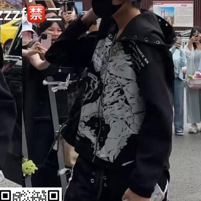 下班还换了身衣服